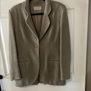 Giorgio Armani Taupe Herringbone Blazer
the is from the le collection